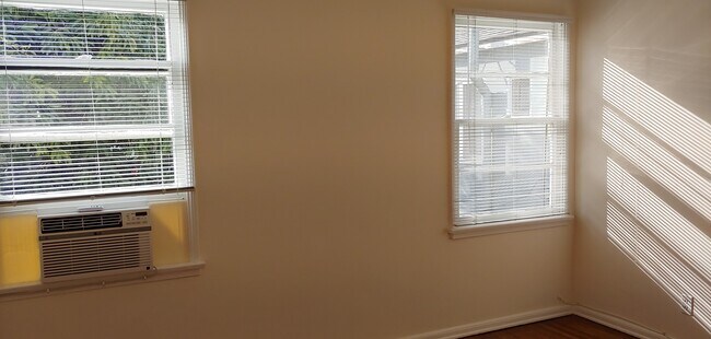 bedroom view 2 - 444 S Palm Dr