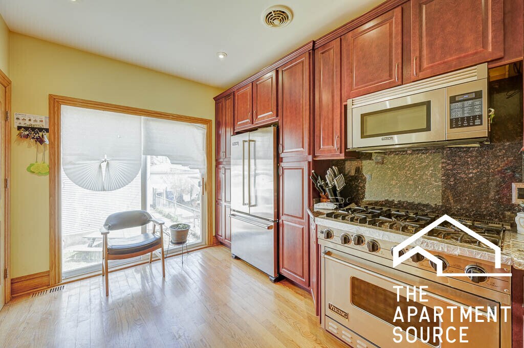 Foto principal - 3741 N Saint Louis Ave