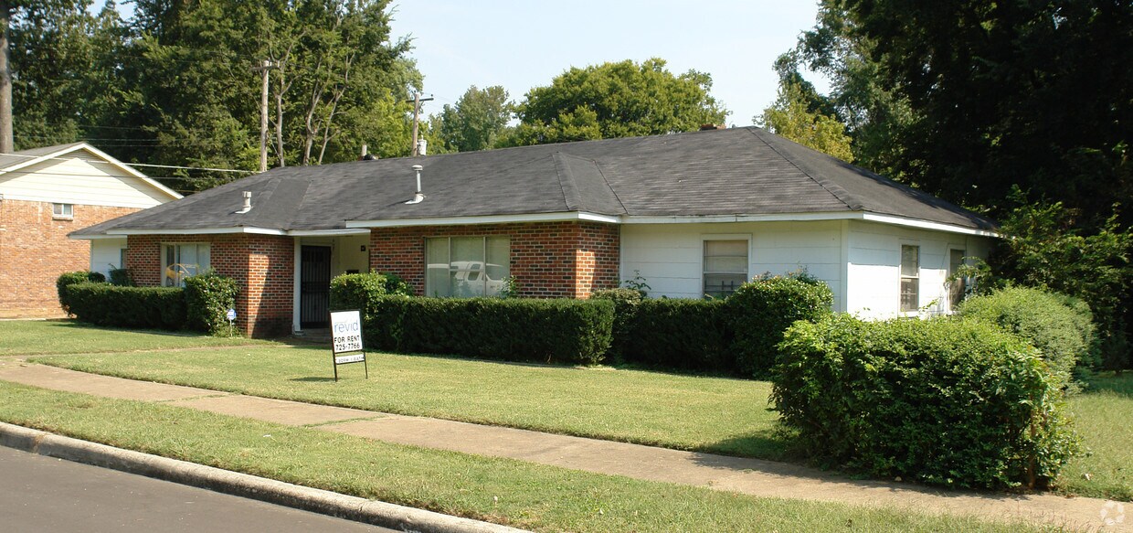 Primary Photo - 26-28 Edgewood St