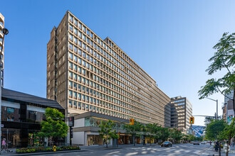 Building Photo - The Colonnade