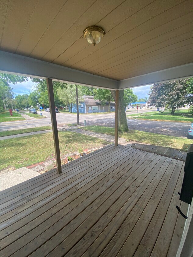 303 S Main St, Plainwell, MI 49080 Townhome Rentals in Plainwell MI