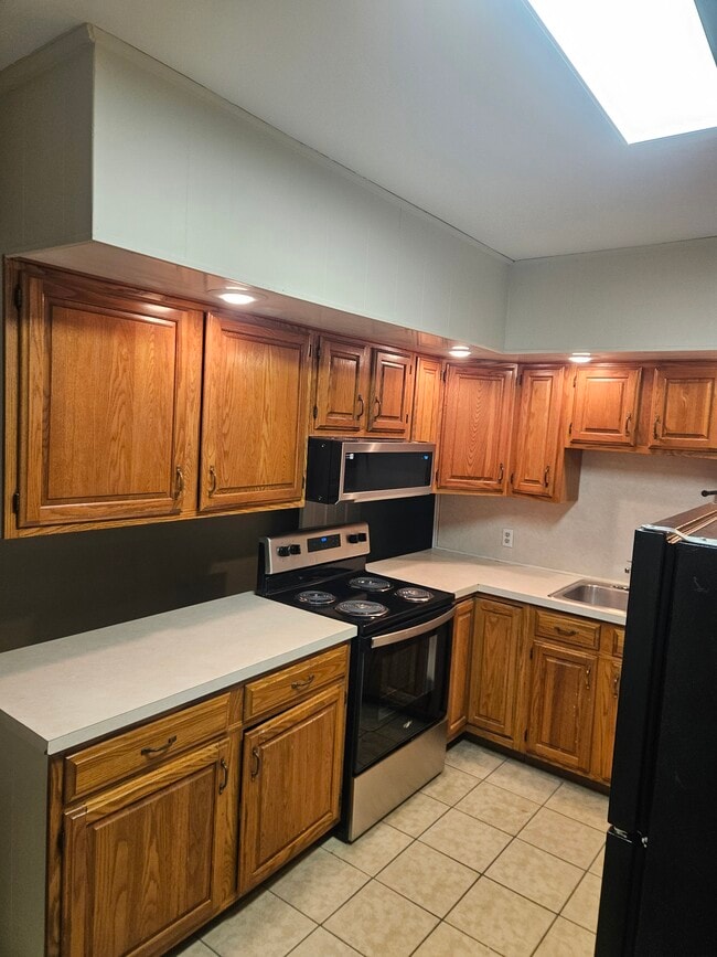 Building Photo - 460 State St