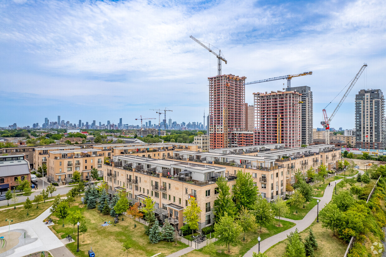 Aerial Photo - 6-16 Foundry Av