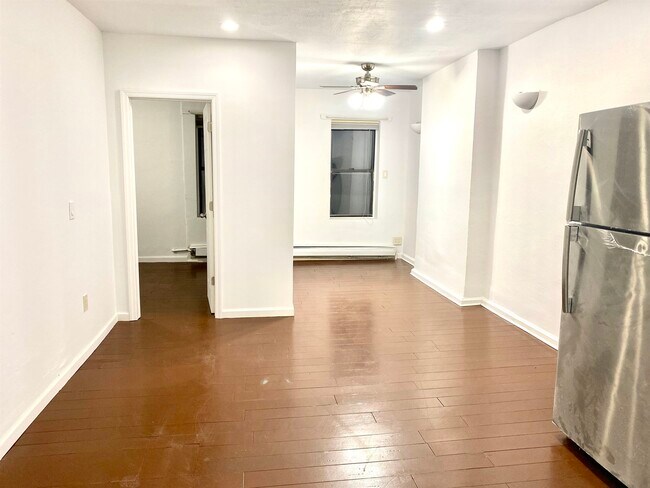 Foto del edificio - 299 3rd St