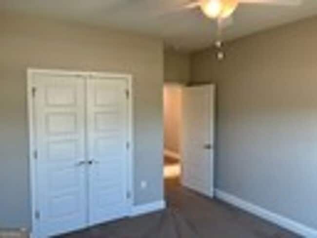 Building Photo - 223 The Villas Wy