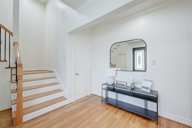 Building Photo - 1306 Birdsall St
