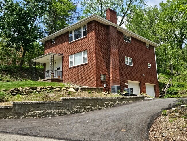 Photo - 92 Rosecrest Dr Apartments