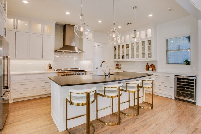 Foto del edificio - 7141 Northaven Rd