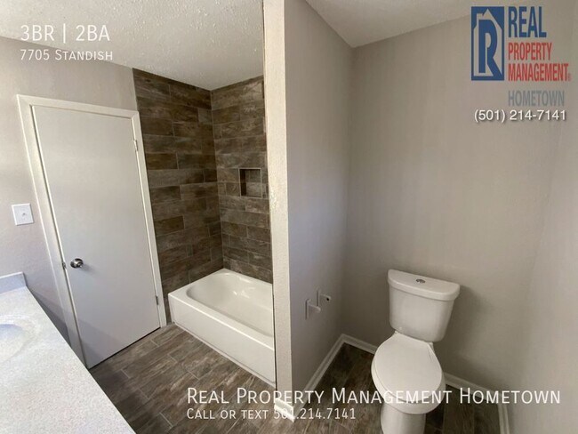 Building Photo - Newly Renovated 3-bedroom 2-bath House in ...