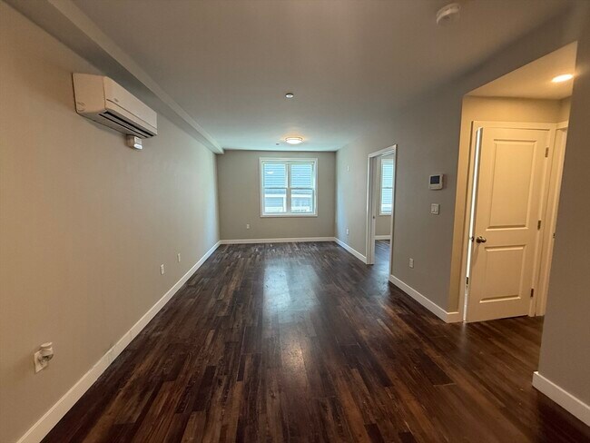 Foto del edificio - 123 Shirley Ave