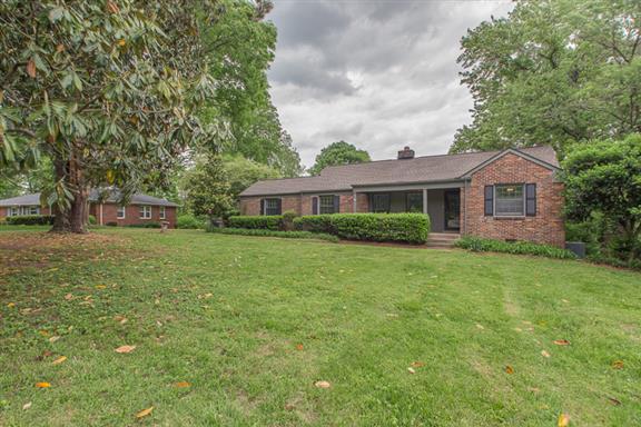 Foto del edificio - 520 Barrywood Dr