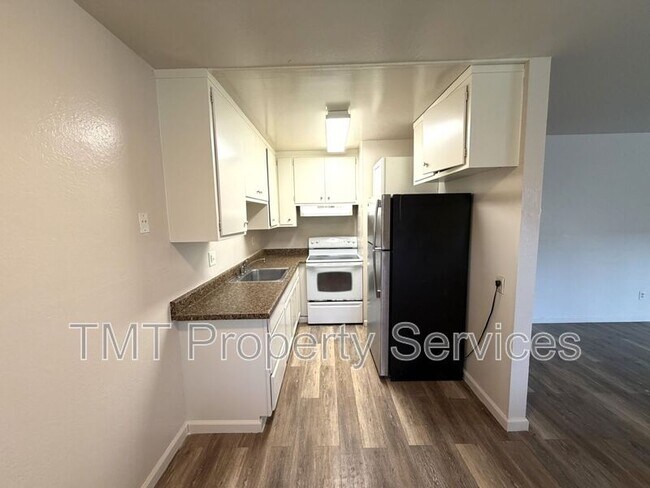 Foto del edificio - 1728 Richmond St