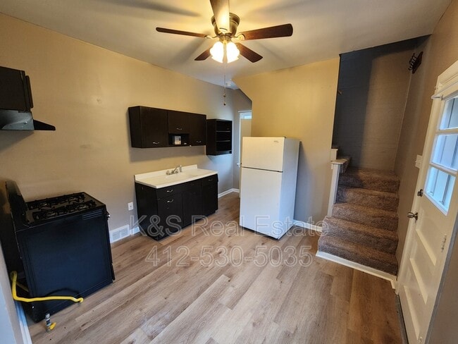 Building Photo - 433 28th St