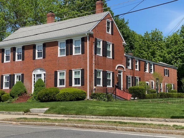 Primary Photo - 252 Main St