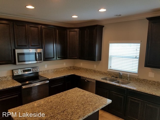 Building Photo - 5 br, 4 bath House - 2114 Forest Lake Ave
