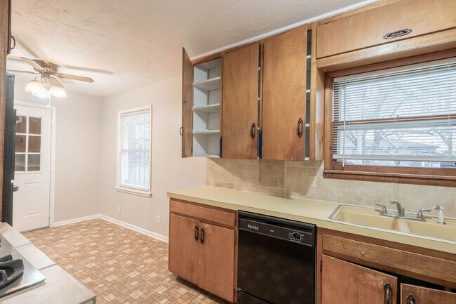 Foto del edificio - 3 Bed | 1 Bath in North Tulsa!