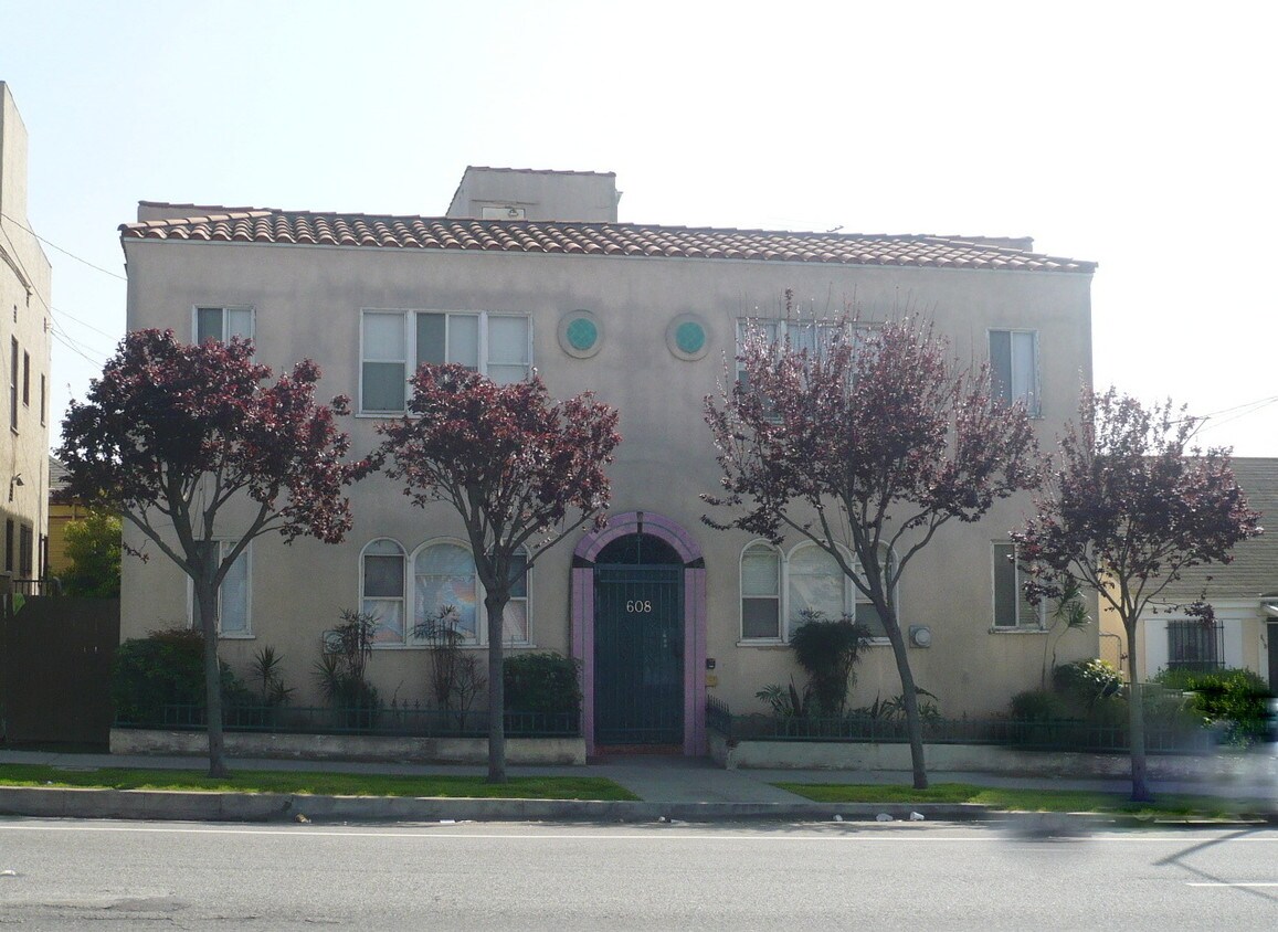 Primary Photo - 608 W 6th Street
