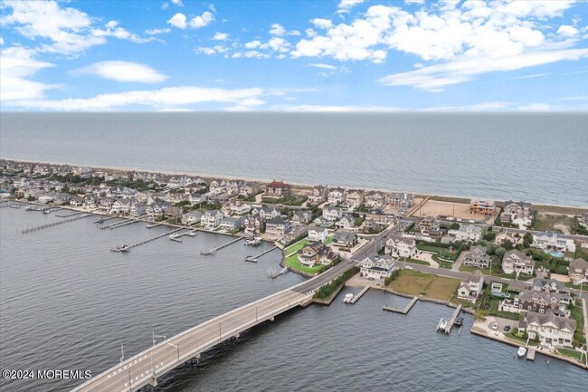 Building Photo - 1126 Barnegat Ln