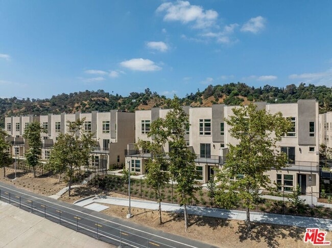 Building Photo - 2720 Rana Way