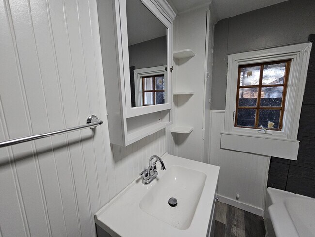 Foto del edificio - Newly updated 3 bedroom 1 bath apartment in the Northside!