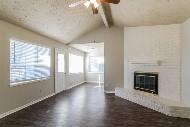 Building Photo - 5302 Green Timbers Dr