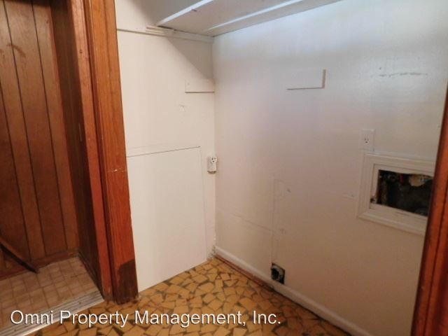 Building Photo - 261 Blairmore Ave