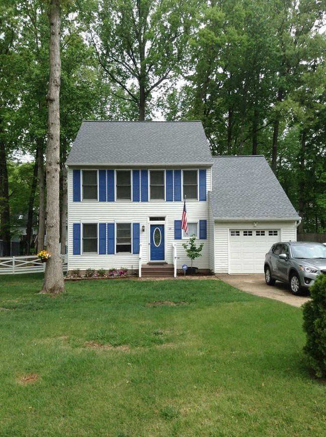 Building Photo - Charming Colonial Style Home near Quantico