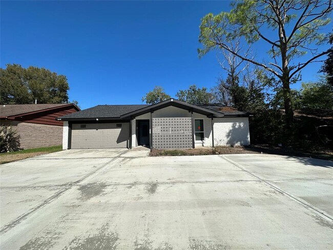 Foto del edificio - 5818 Ludington Dr