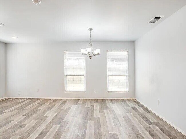 Foto del edificio - 5514 Jarvis St