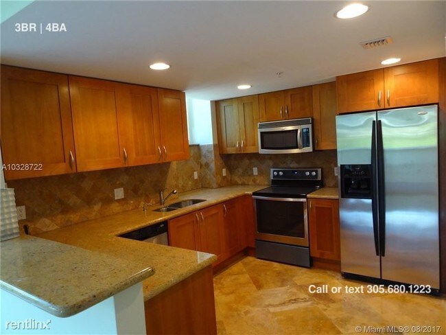 Building Photo - 1745 E Hallandale Beach Blvd