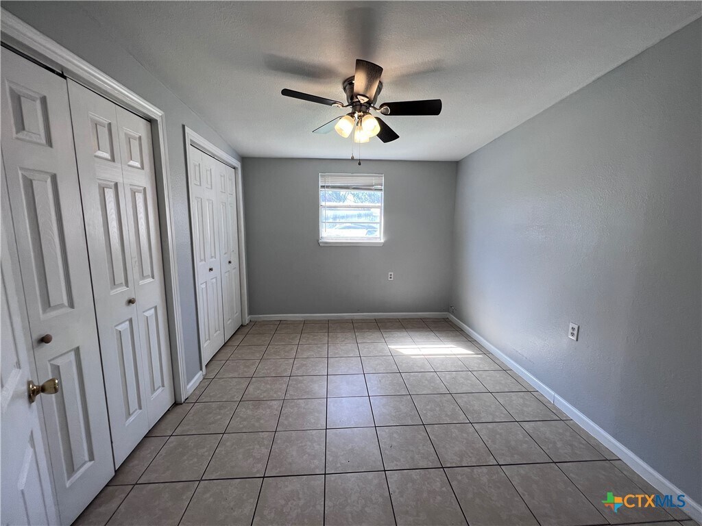 Foto principal - 1007 Hackberry St