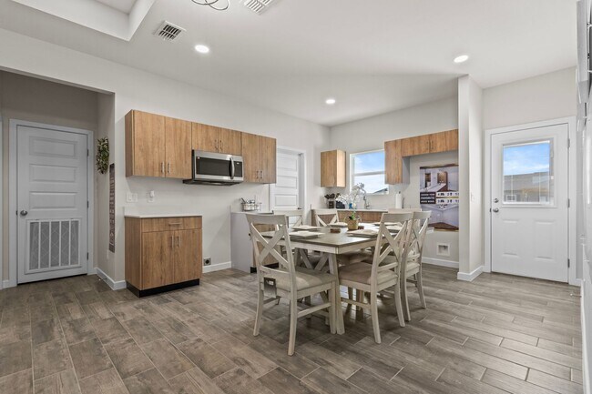 Foto del edificio - BRAND NEW HOMES FOR LEASE IN MERCEDES! 3BDs & 4BDs - CHOOSE YOUR HOME! MOVE IN SPECIAL - 1ST MONT...