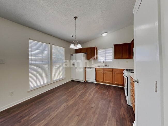 Foto del edificio - 3413 Braefield Dr