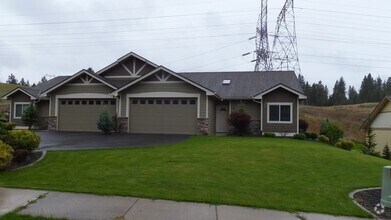 Building Photo - 410 E Elcliff Rd