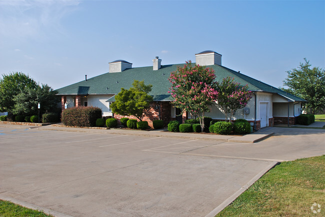 Foto del edificio - Fox Hollow Townhomes