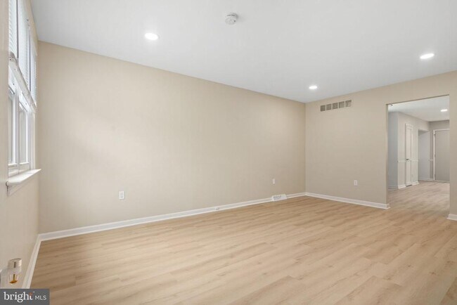Building Photo - 311 Deano Way