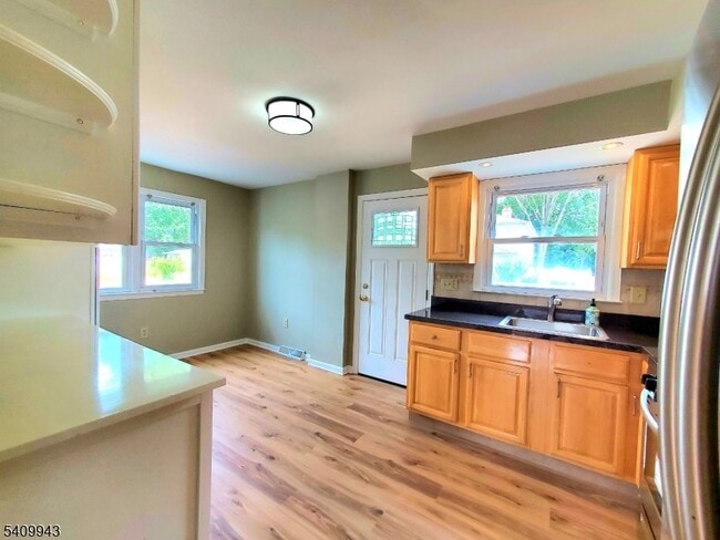 Building Photo - 708A-A-708 Farrand St