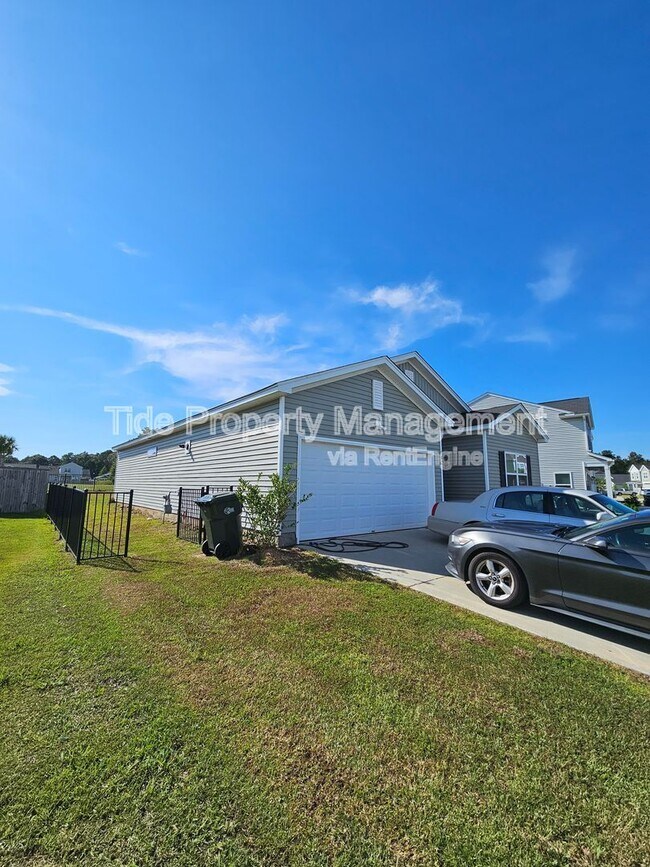 Foto del edificio - 102 Lilly Grace Ln