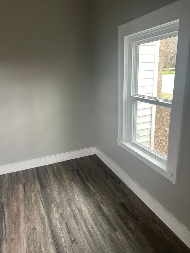 Foto del edificio - FOR RENT: Recently renovated home in Neenah!