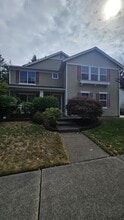 Building Photo - 1562 Packwood Ave