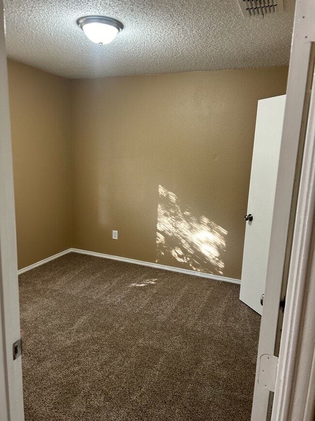 Building Photo - 745 Grambling Dr