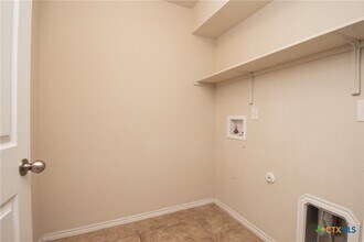 Building Photo - 1707 Gigante Dr