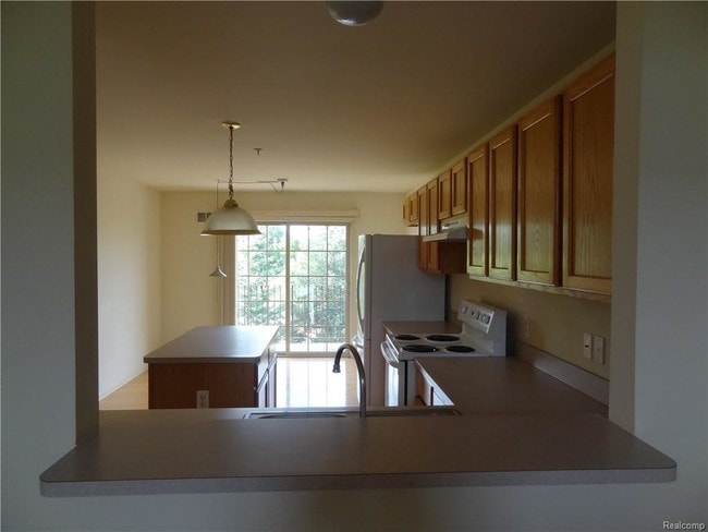 Building Photo - 39482 Springwater Dr