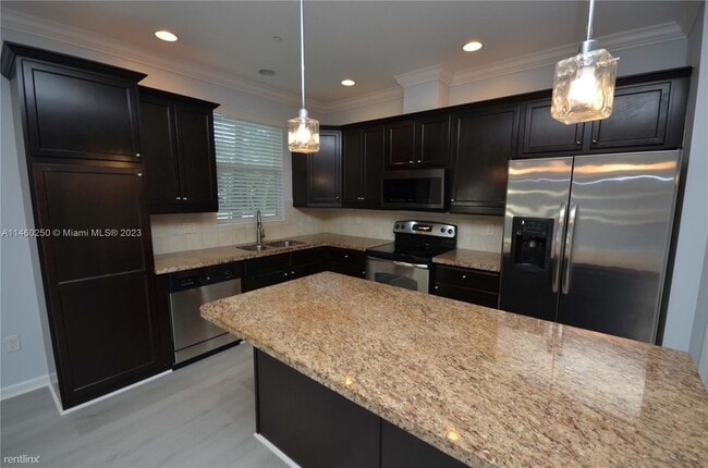 Building Photo - 3 br, 2.5 bath House - 2945 St Thomas Dr