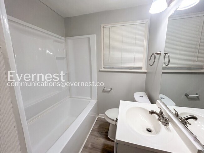 Foto del edificio - 4402 Davana Dr