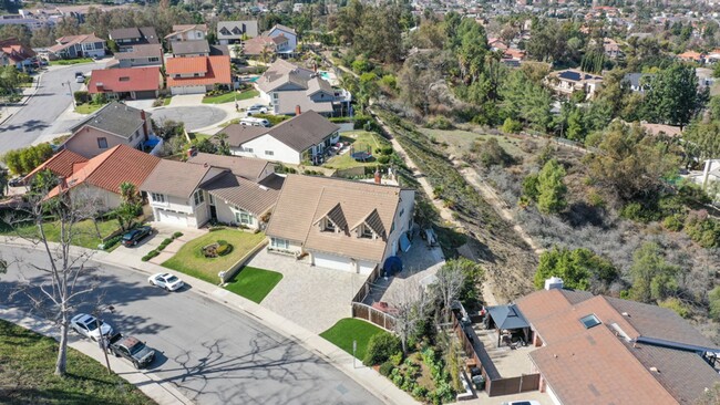 Foto del edificio - Spacious Rental in Anaheim Hills