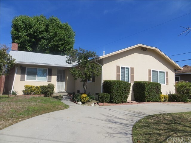 Building Photo - 9115 Garibaldi Ave