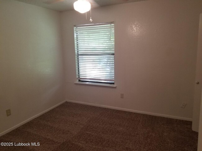 Foto del edificio - 8601 Memphis Dr