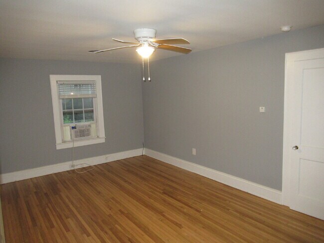 Foto del edificio - Downtown Lincolnton Duplex!
