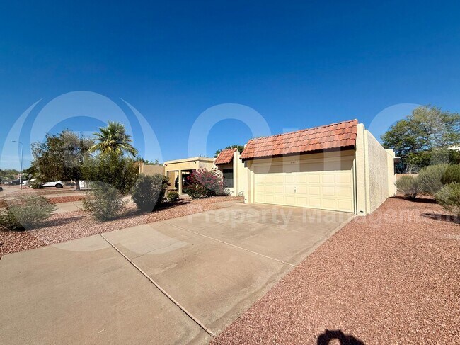 Foto del edificio - 5417 S Mitchell Dr